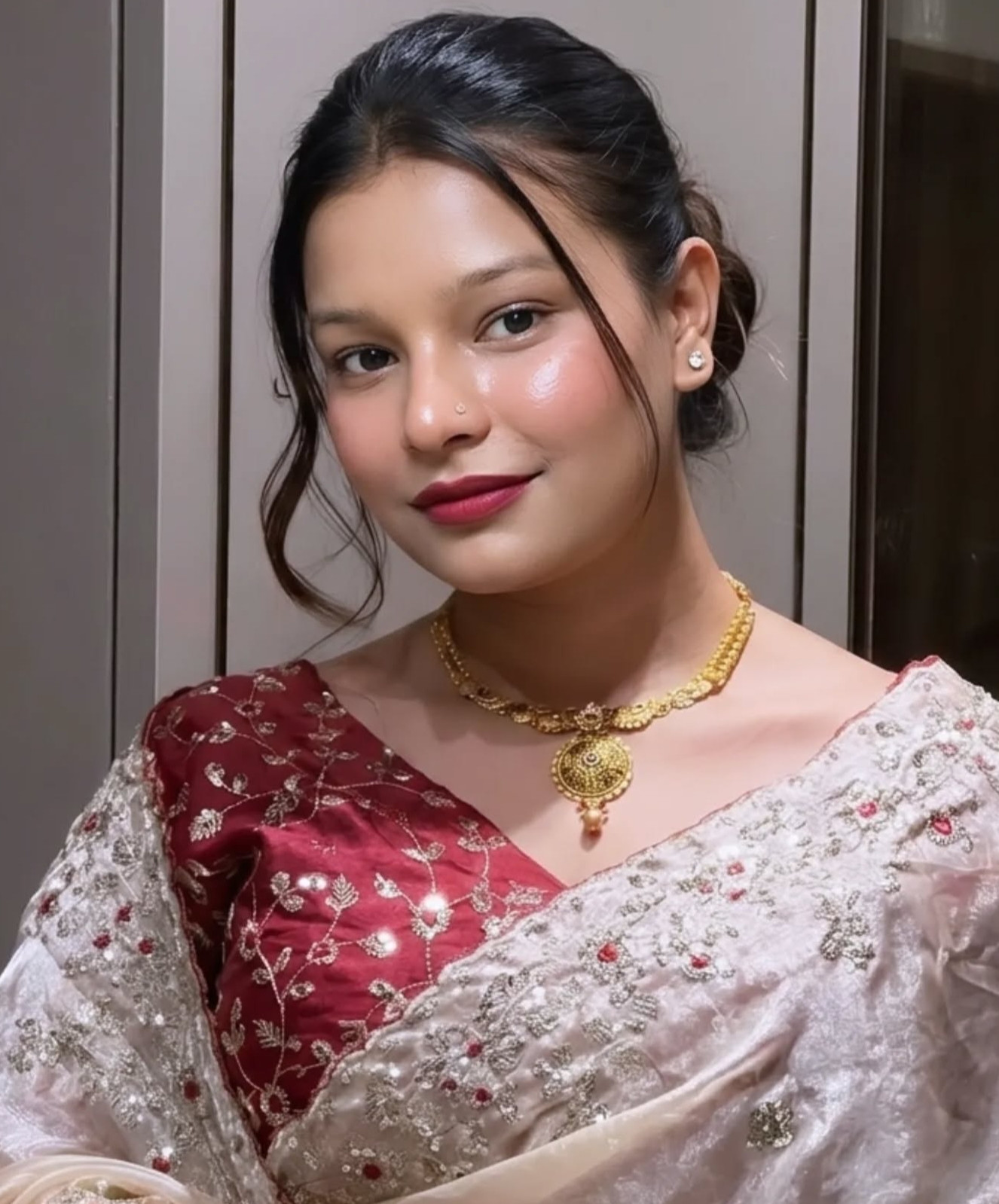 যুবকের ঘরে দশ মিনিটের ঝড়